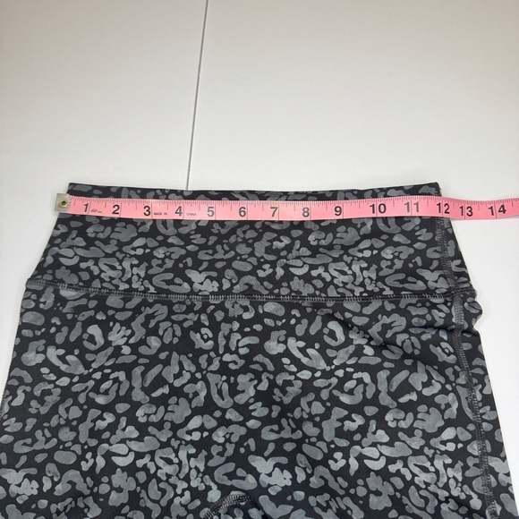 Fabletics Motion365+ Leggings Tonal Black Water Print | Size Small - Picture 9 of 11